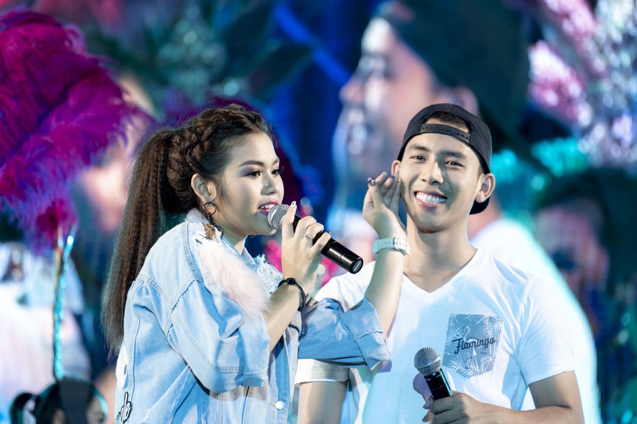 “เบิ้ล ปทุมราช” ควงคู่สาวอีสานมหัศจรรย์ “ธัญญ่า” ทำแฟนเพลงสุรินทร์ฟินหนัก