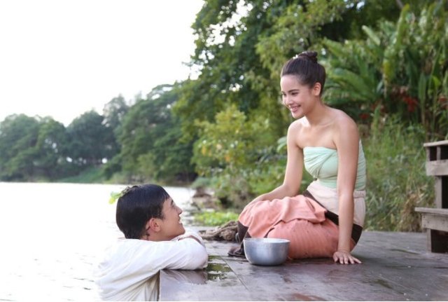 กลิ่นกาสะลอง ep 3 มาแรง หลังออนแอร์เพียง 2 ตอน เจมส์ มาร์ ญาญ่า พาย้อนอดีต พายเรือจีบริมคลอง