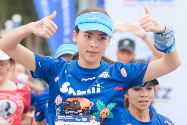 เปิดเหตุการณ์จริง ญาญ่า อุรัสยา ตกใจขออนุญาตไม่แถลงข่าว เห็นเด็กชายวัย 12 ปีพลัดตก เหตุปีนราวบันไดต่อหน้า