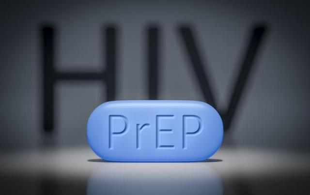 ควรอ่าน ยาเพร็พ PrEP แจกฟรีให้ กลุ่มเสี่ยงติดเชื้อ HIV กินป้องกันตัวเองจากการติดเชื้อ เอชไอวี เอดส์ กลุ่มรักร่วมเพศ ควรใส่ถุงยางอนามัยทุกครั้ง