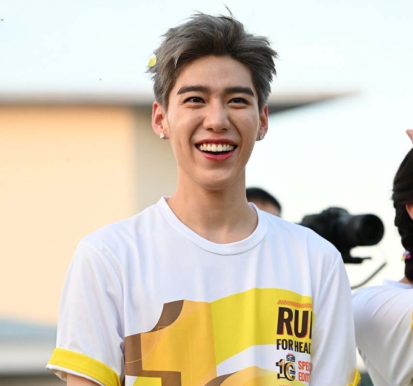 พีพี กฤษฏ์ วิ่ง  แท็คทีมสองสาวร่วมงาน C-vitt Run For Health ครบรอบ 10 ปี ซี-วิท พร้อมแฟนคลับและเหล่านักวิ่งกว่า 2,000 คน