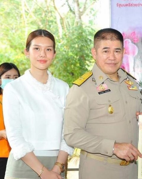 ธนพร ศรีวิราช